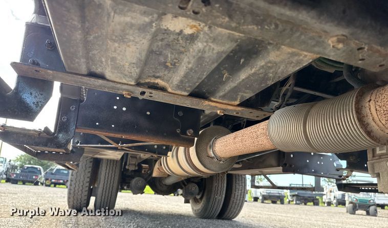 image for item EG5957 2009 Ford F750 Super Duty Crew Cab utility / service truck