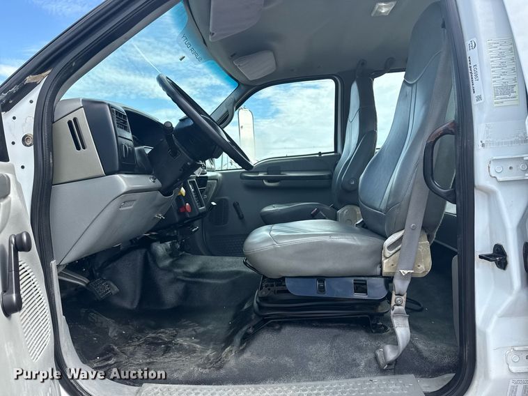 image for item EG5957 2009 Ford F750 Super Duty Crew Cab utility / service truck