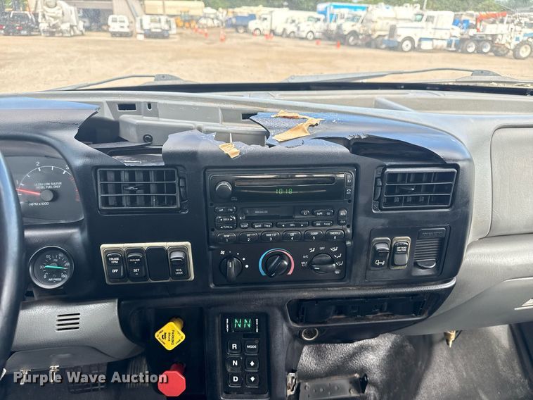 image for item EG5957 2009 Ford F750 Super Duty Crew Cab utility / service truck