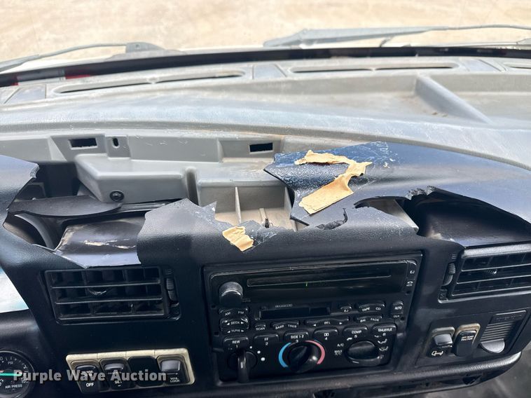 image for item EG5957 2009 Ford F750 Super Duty Crew Cab utility / service truck