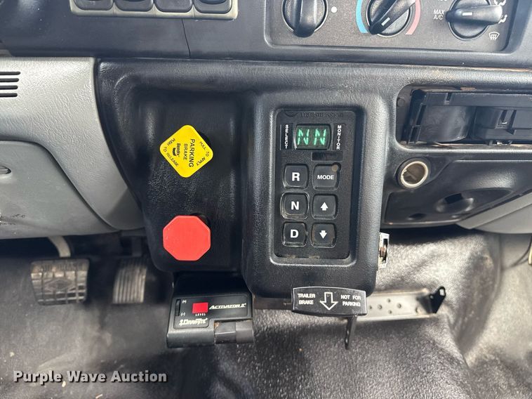 image for item EG5957 2009 Ford F750 Super Duty Crew Cab utility / service truck