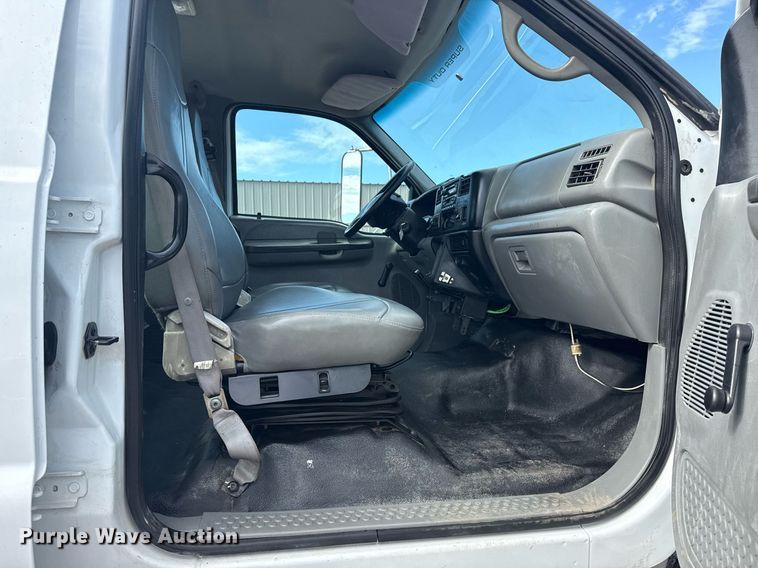 image for item EG5957 2009 Ford F750 Super Duty Crew Cab utility / service truck