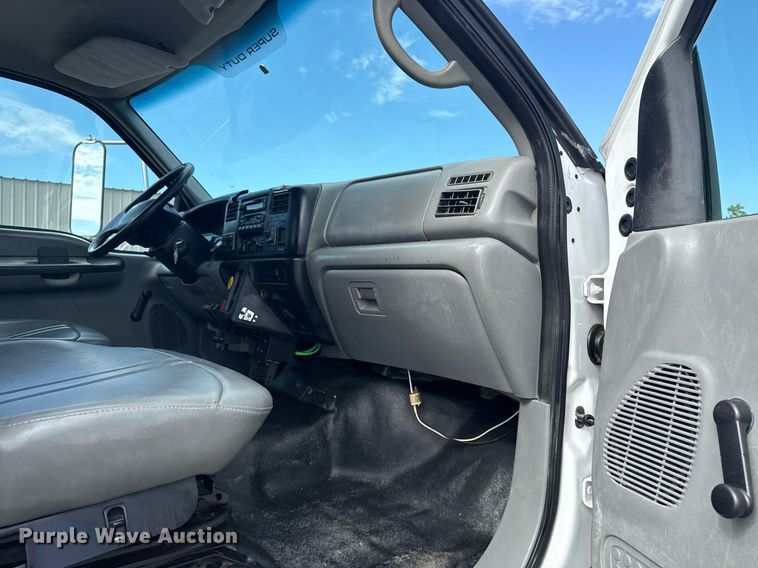 image for item EG5957 2009 Ford F750 Super Duty Crew Cab utility / service truck