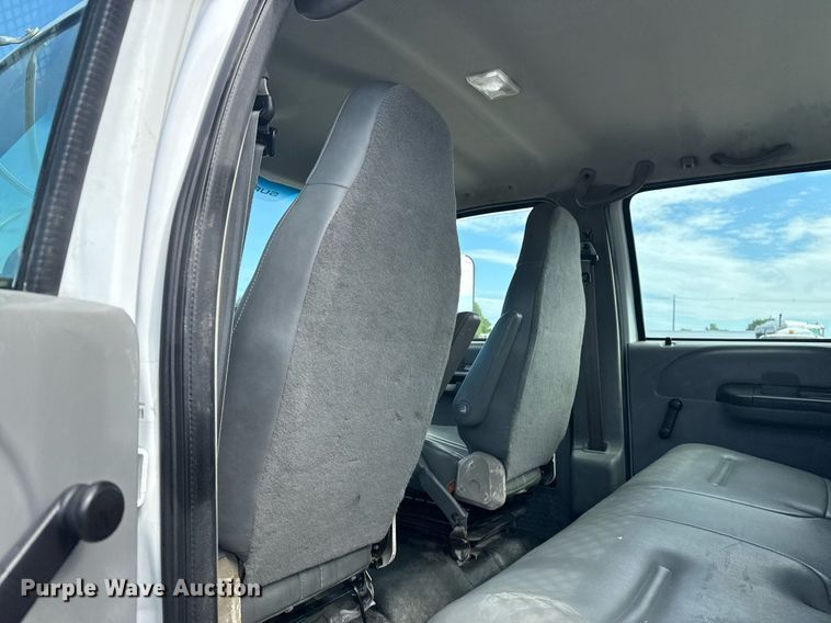 image for item EG5957 2009 Ford F750 Super Duty Crew Cab utility / service truck