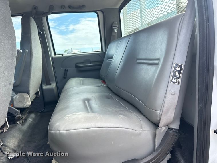 image for item EG5957 2009 Ford F750 Super Duty Crew Cab utility / service truck