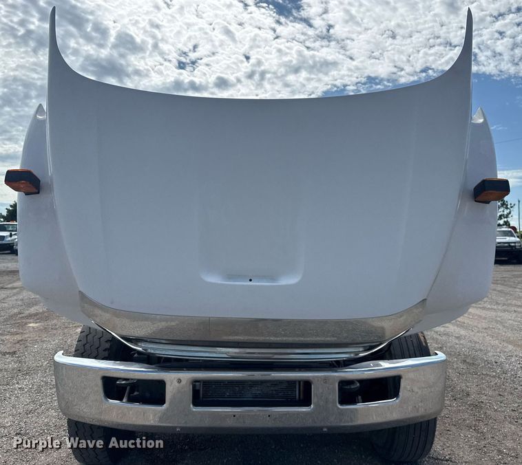 image for item EG5957 2009 Ford F750 Super Duty Crew Cab utility / service truck