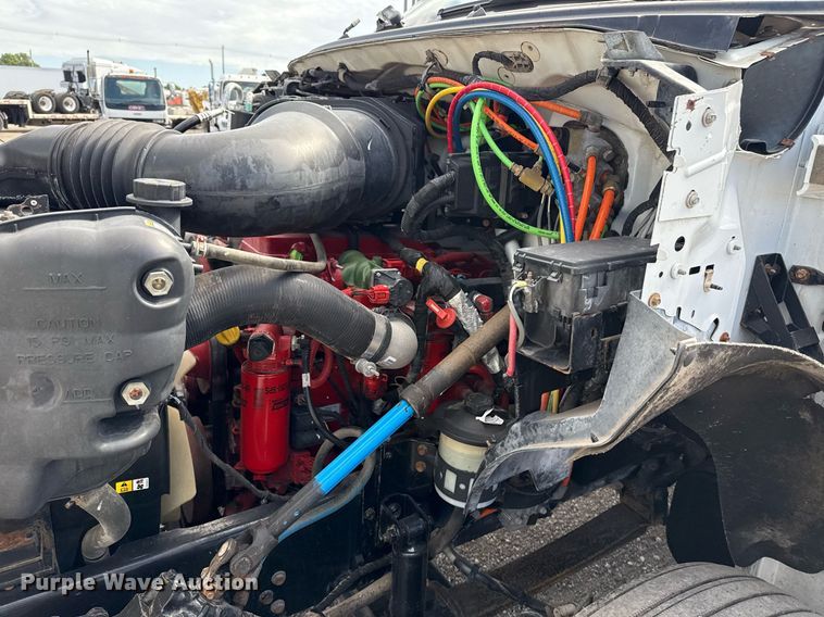 image for item EG5957 2009 Ford F750 Super Duty Crew Cab utility / service truck