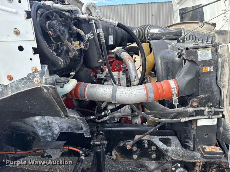 image for item EG5957 2009 Ford F750 Super Duty Crew Cab utility / service truck