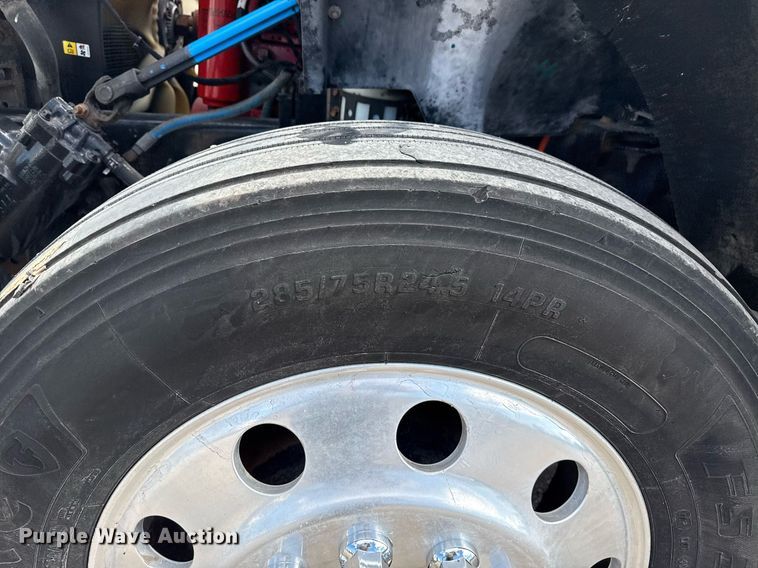 image for item EG5957 2009 Ford F750 Super Duty Crew Cab utility / service truck