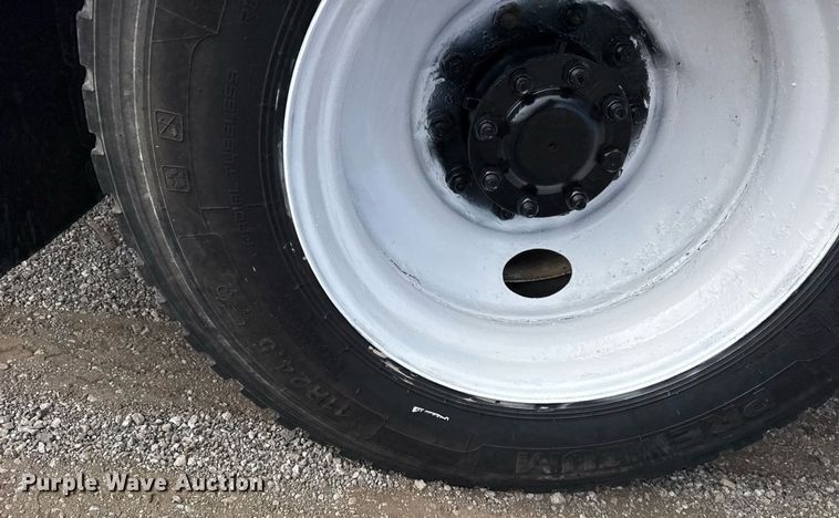 image for item EG5957 2009 Ford F750 Super Duty Crew Cab utility / service truck