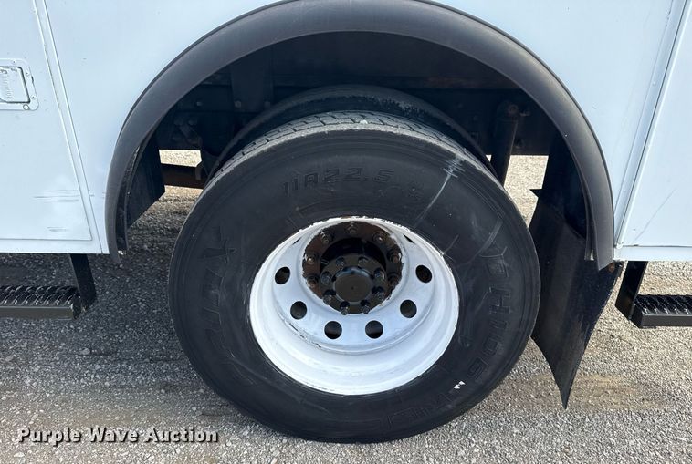 image for item EG5957 2009 Ford F750 Super Duty Crew Cab utility / service truck