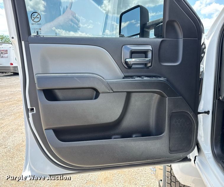 image for item EG5964 2022 Chevrolet Silverado 5500HD reel truck 