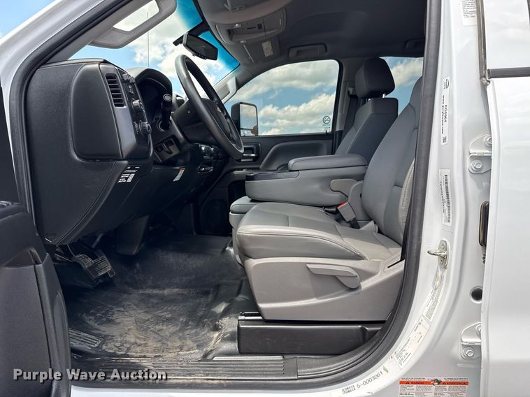 image for item EG5964 2022 Chevrolet Silverado 5500HD reel truck 