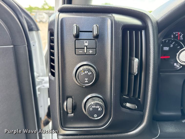 image for item EG5964 2022 Chevrolet Silverado 5500HD reel truck 