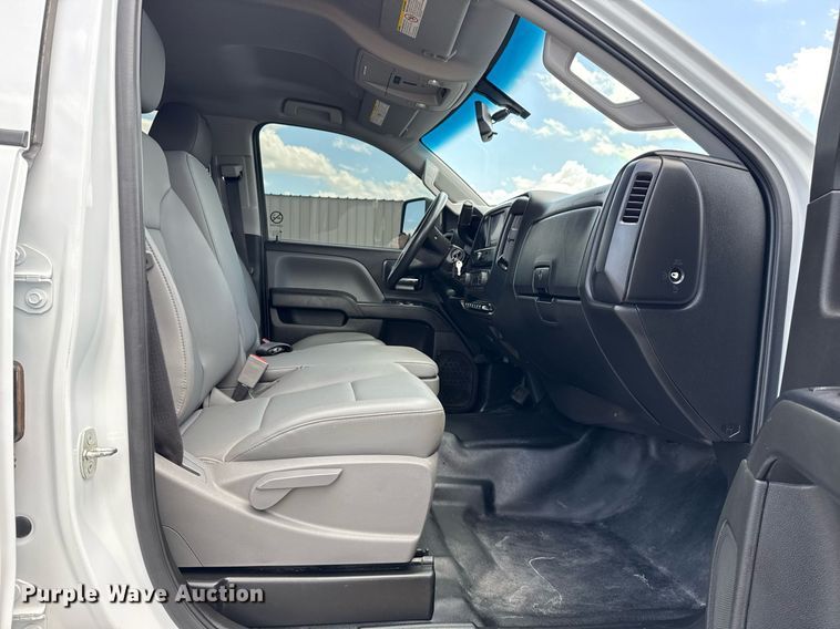 image for item EG5964 2022 Chevrolet Silverado 5500HD reel truck 