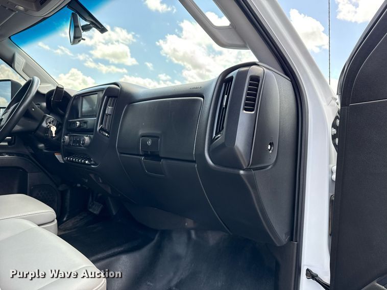 image for item EG5964 2022 Chevrolet Silverado 5500HD reel truck 