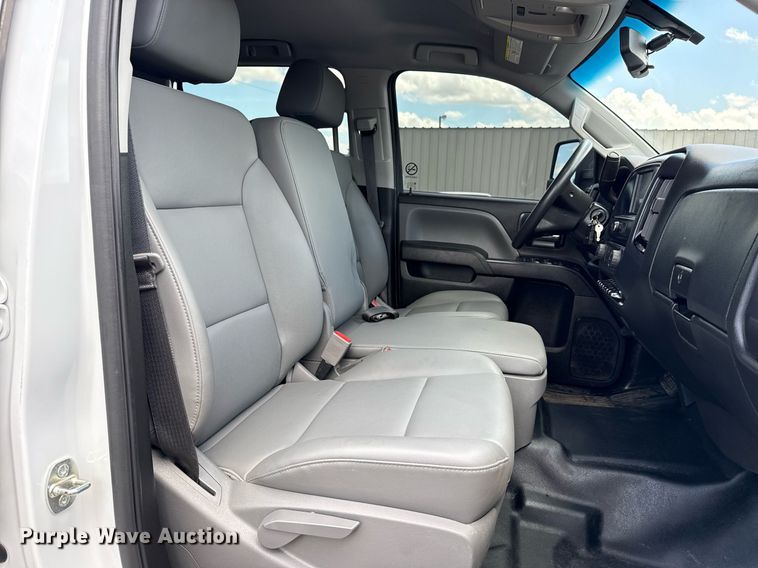 image for item EG5964 2022 Chevrolet Silverado 5500HD reel truck 