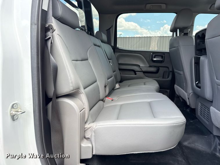 image for item EG5964 2022 Chevrolet Silverado 5500HD reel truck 