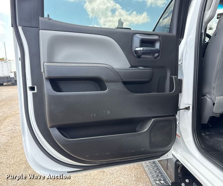 image for item EG5964 2022 Chevrolet Silverado 5500HD reel truck 