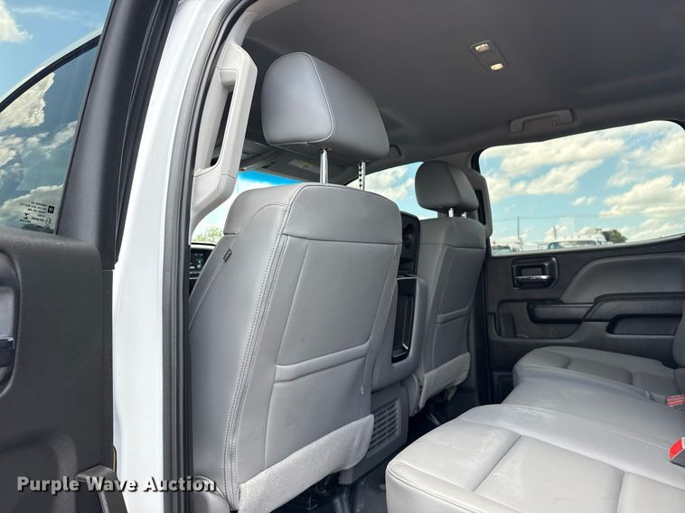 image for item EG5964 2022 Chevrolet Silverado 5500HD reel truck 