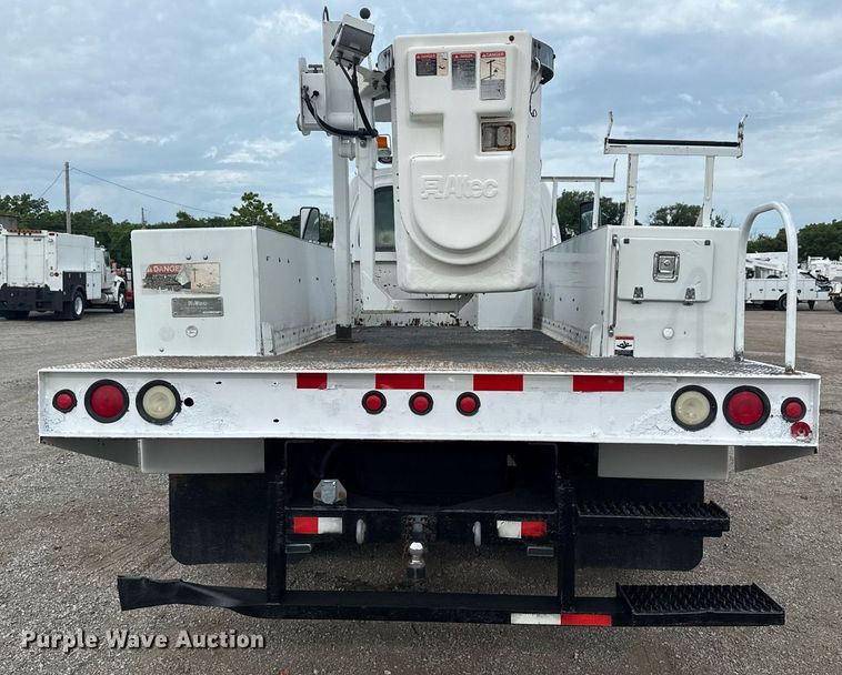 image for item EG5968 2005 GMC C4500 bucket truck