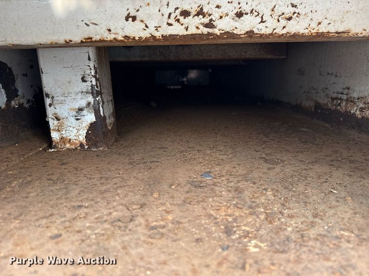 image for item EG5968 2005 GMC C4500 bucket truck