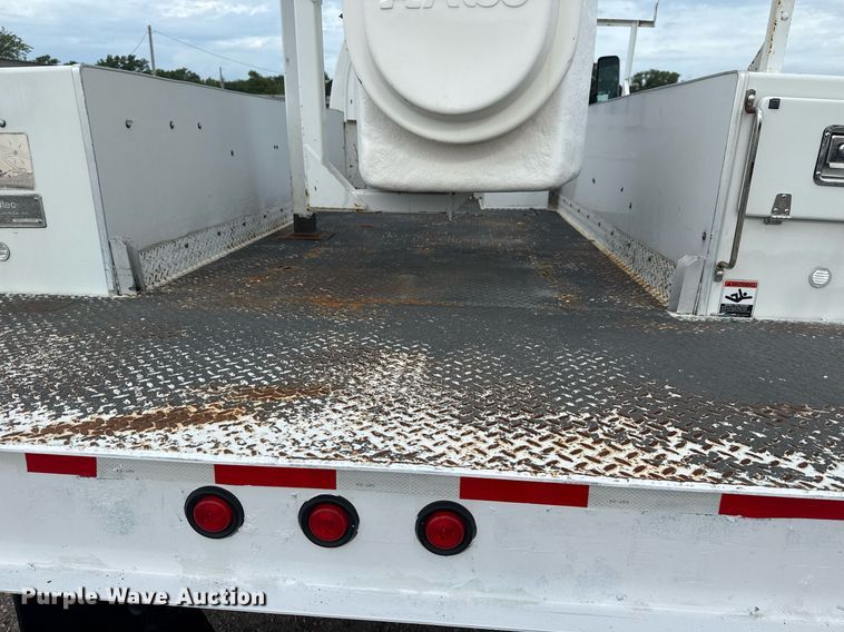 image for item EG5968 2005 GMC C4500 bucket truck