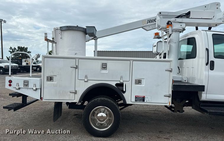 image for item EG5968 2005 GMC C4500 bucket truck