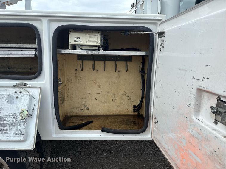 image for item EG5968 2005 GMC C4500 bucket truck