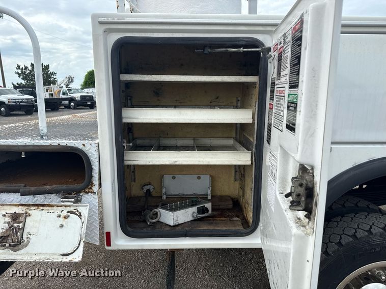 image for item EG5968 2005 GMC C4500 bucket truck