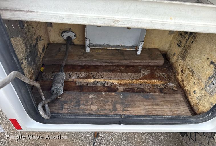 image for item EG5968 2005 GMC C4500 bucket truck