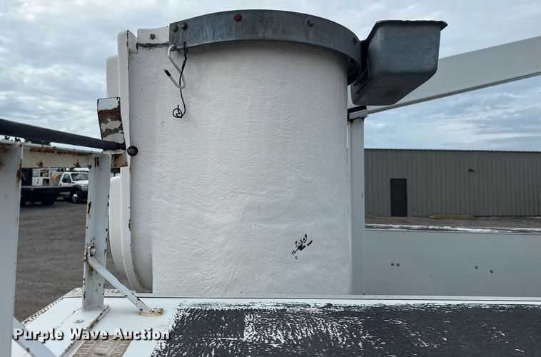 image for item EG5968 2005 GMC C4500 bucket truck