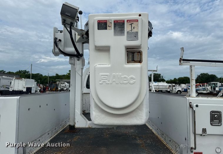 image for item EG5968 2005 GMC C4500 bucket truck