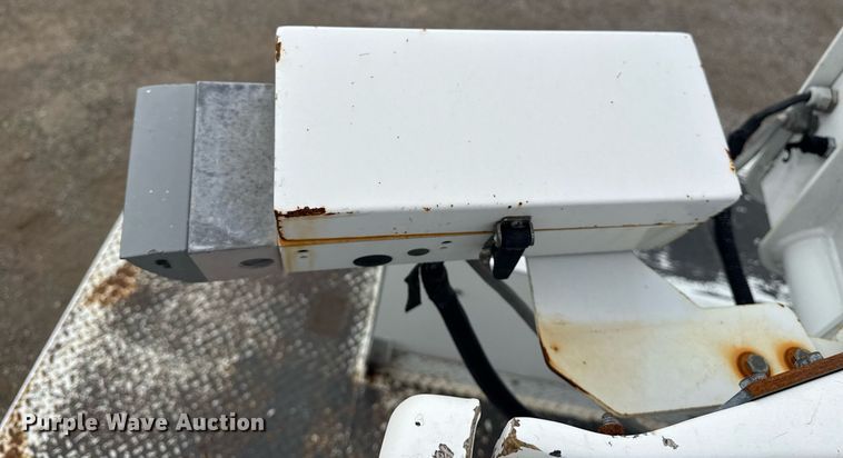 image for item EG5968 2005 GMC C4500 bucket truck