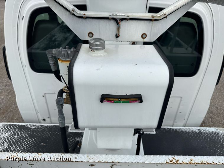 image for item EG5968 2005 GMC C4500 bucket truck