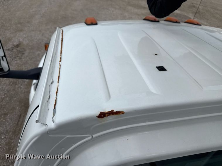 image for item EG5968 2005 GMC C4500 bucket truck