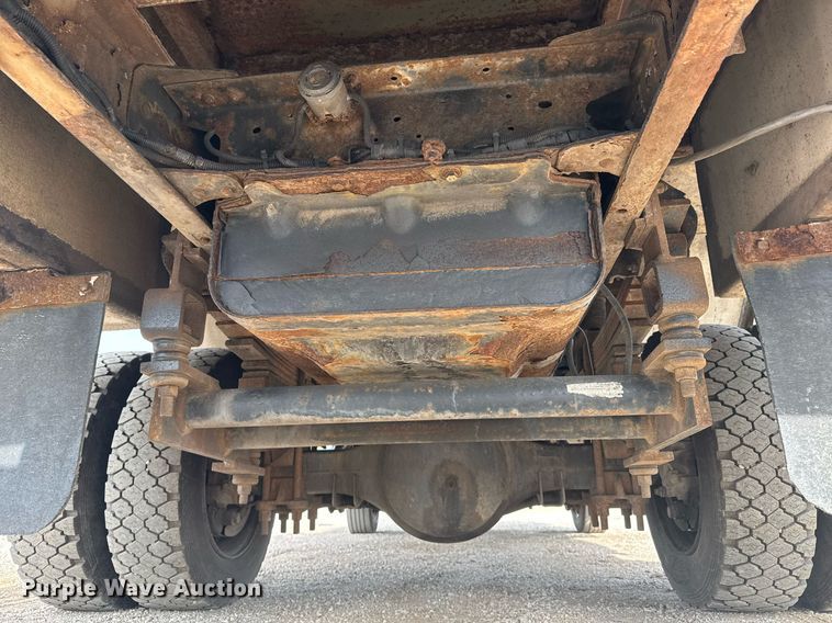 image for item EG5968 2005 GMC C4500 bucket truck