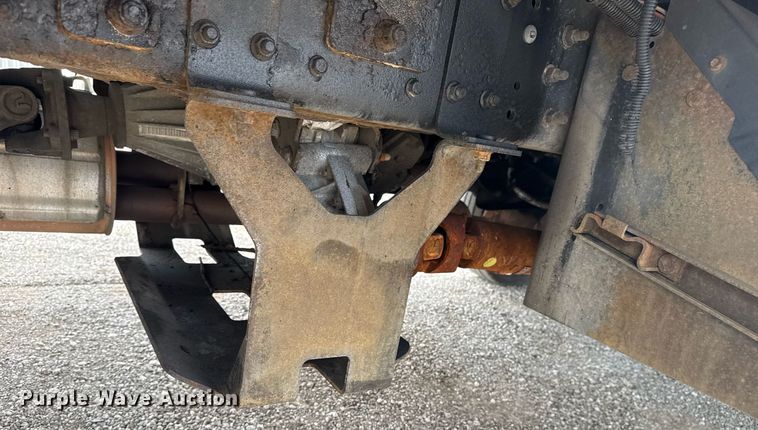 image for item EG5968 2005 GMC C4500 bucket truck