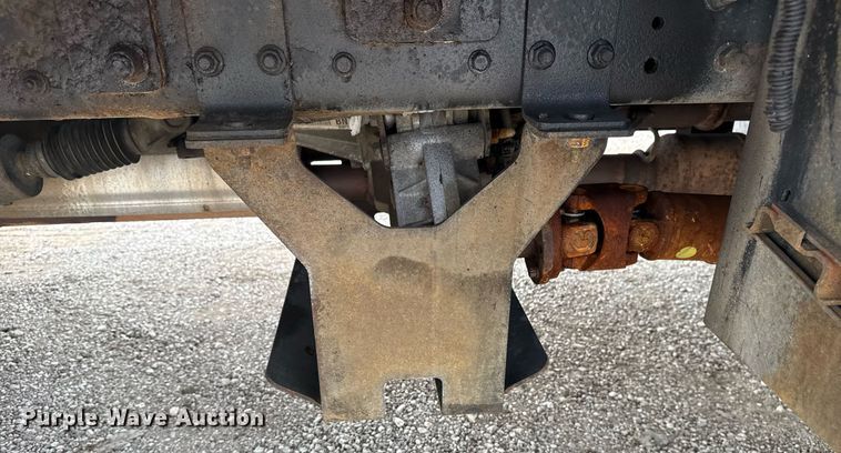 image for item EG5968 2005 GMC C4500 bucket truck