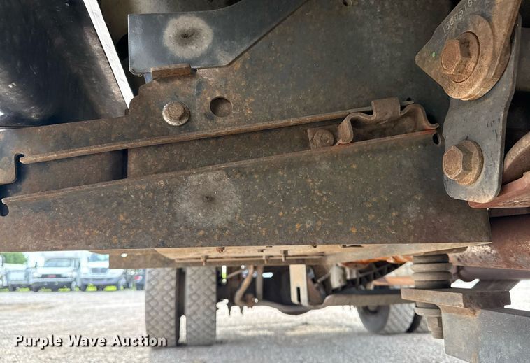 image for item EG5968 2005 GMC C4500 bucket truck