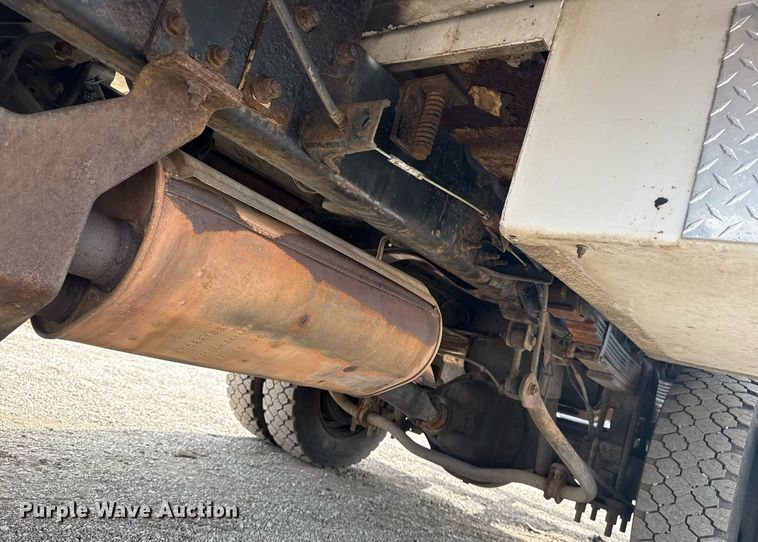 image for item EG5968 2005 GMC C4500 bucket truck