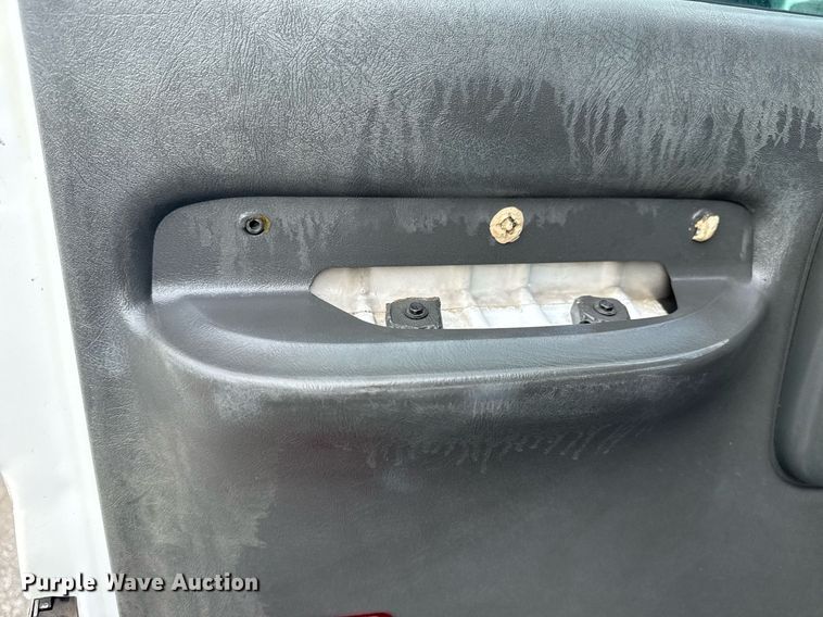 image for item EG5968 2005 GMC C4500 bucket truck