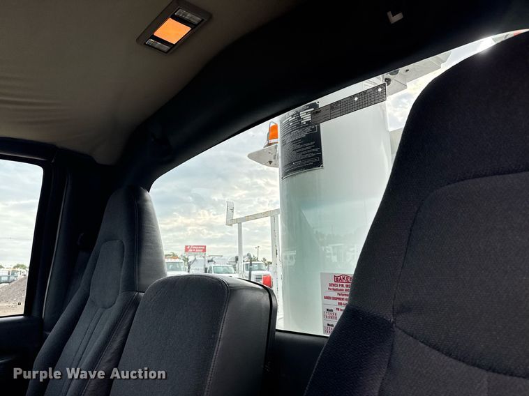 image for item EG5968 2005 GMC C4500 bucket truck