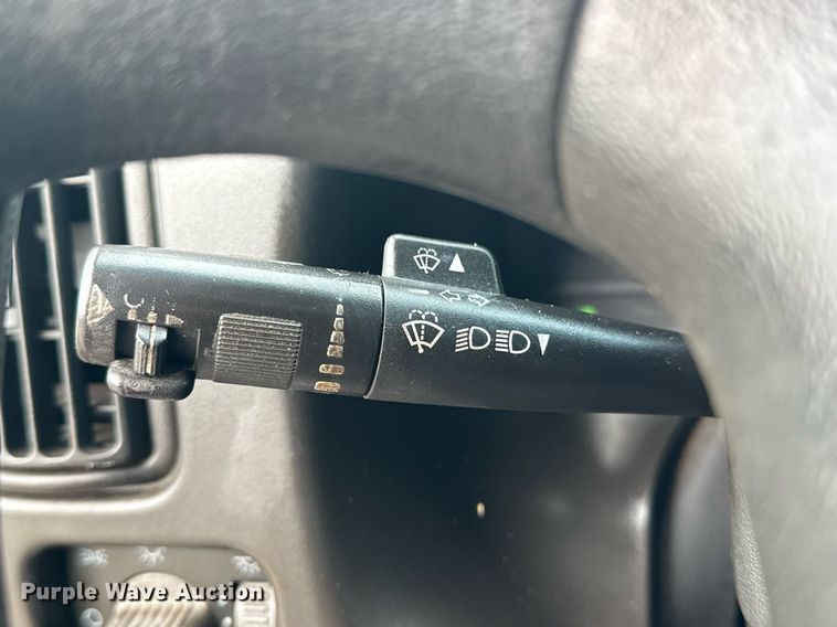 image for item EG5968 2005 GMC C4500 bucket truck