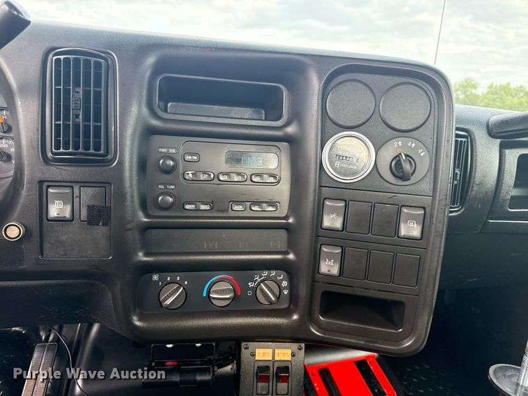 image for item EG5968 2005 GMC C4500 bucket truck