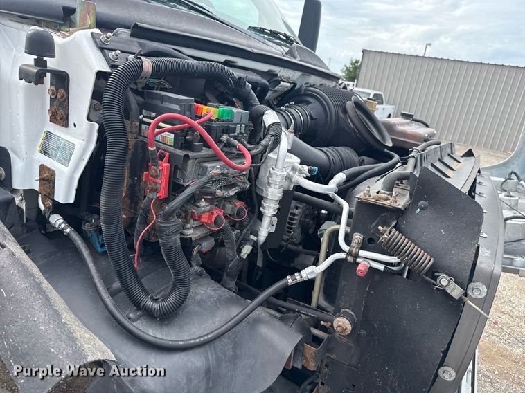 image for item EG5968 2005 GMC C4500 bucket truck