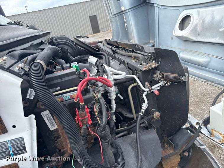 image for item EG5968 2005 GMC C4500 bucket truck