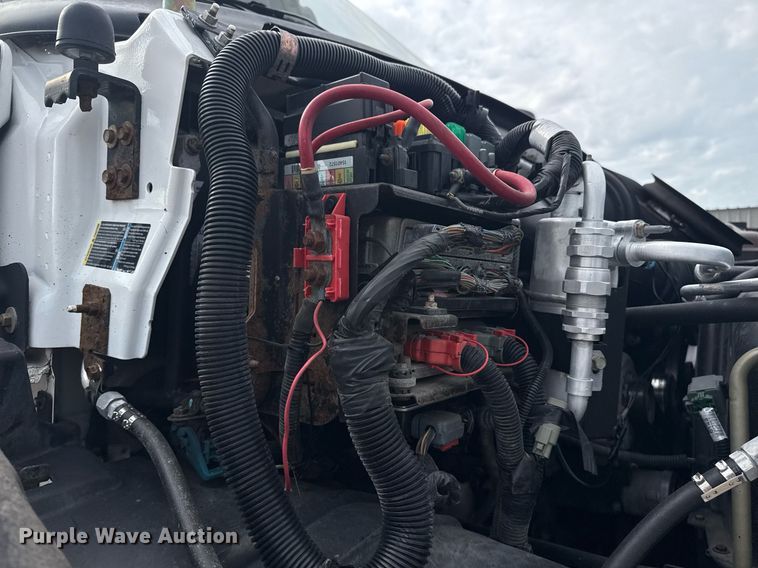 image for item EG5968 2005 GMC C4500 bucket truck