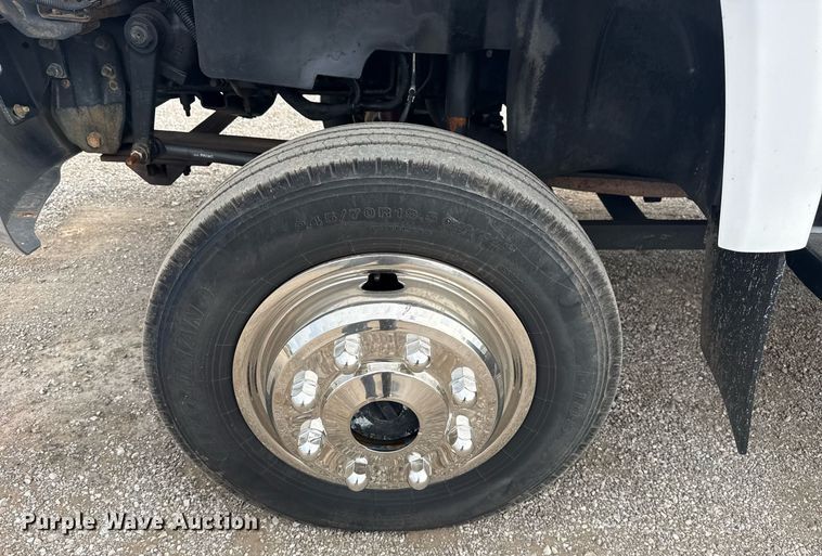 image for item EG5968 2005 GMC C4500 bucket truck