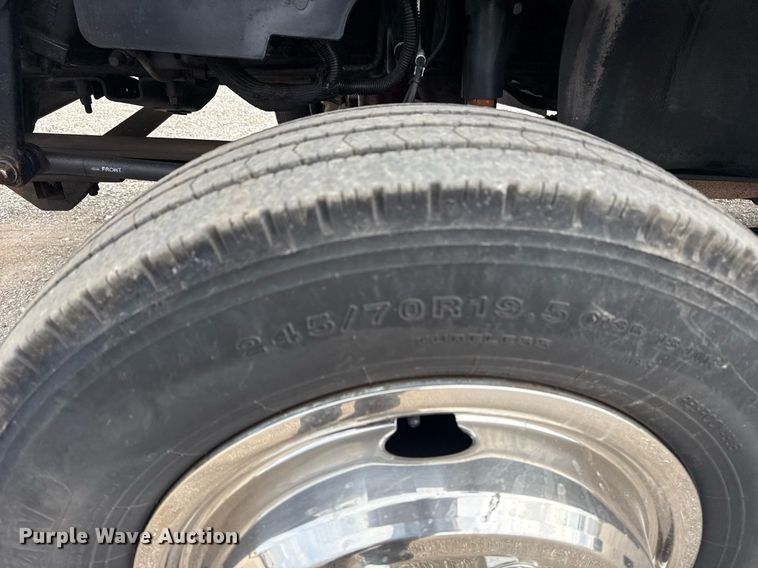 image for item EG5968 2005 GMC C4500 bucket truck